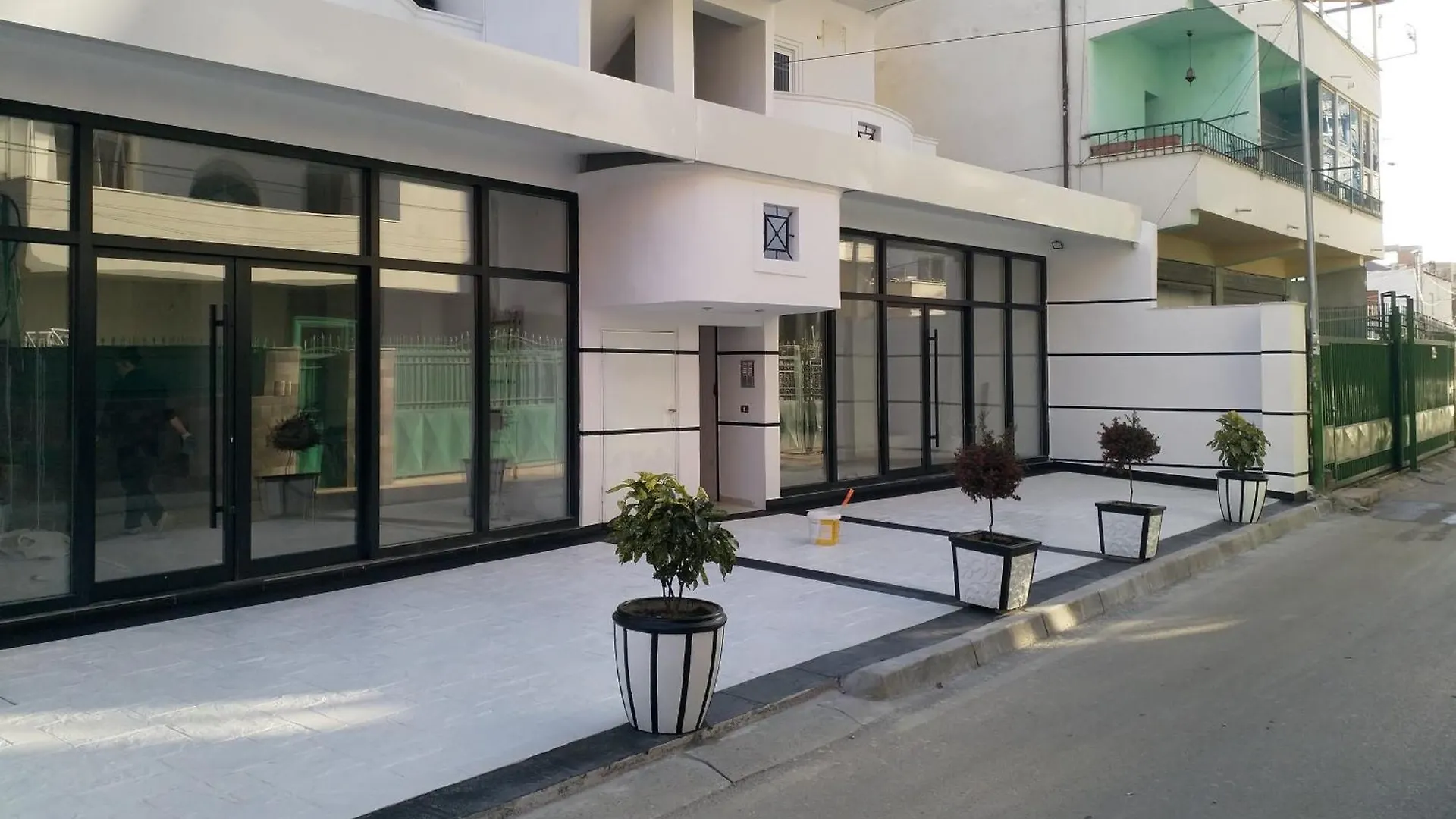 Ar Apartments Тирана 0*,  Албания